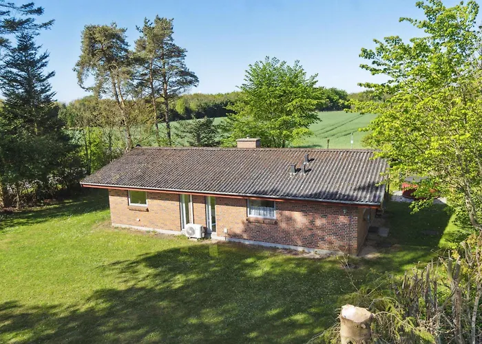 Сasa de vacaciones Charming Brick House With Sauna And Fjord View