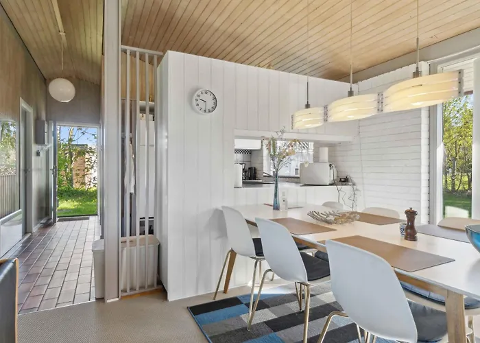 Сasa de vacaciones Charming Brick House With Sauna And Fjord View